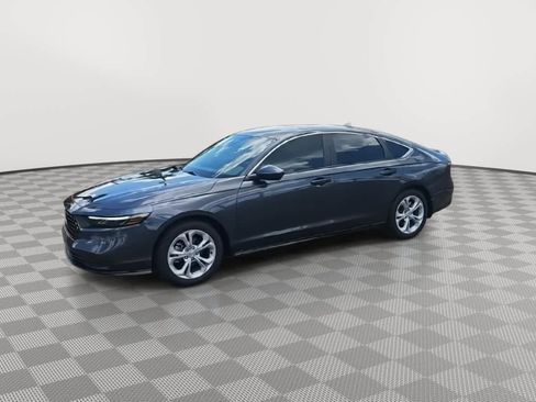 Certified 2025 Honda Accord LX image 4