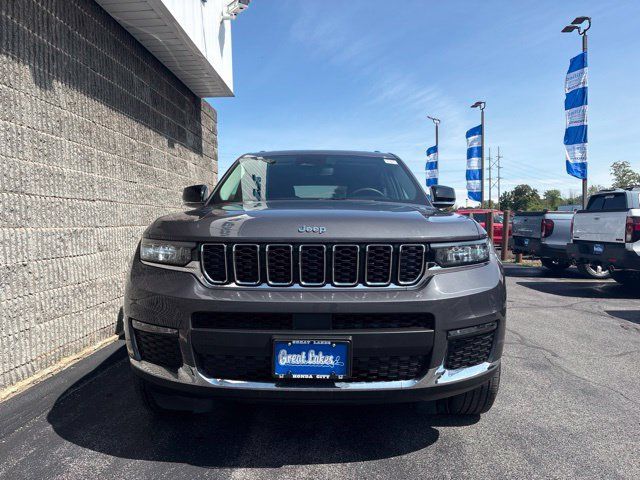 Used 2024 Jeep Grand Cherokee L Limited AWD/4WD image 3