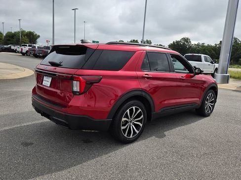 Used 2025 Ford Explorer ST-Line RWD image 11