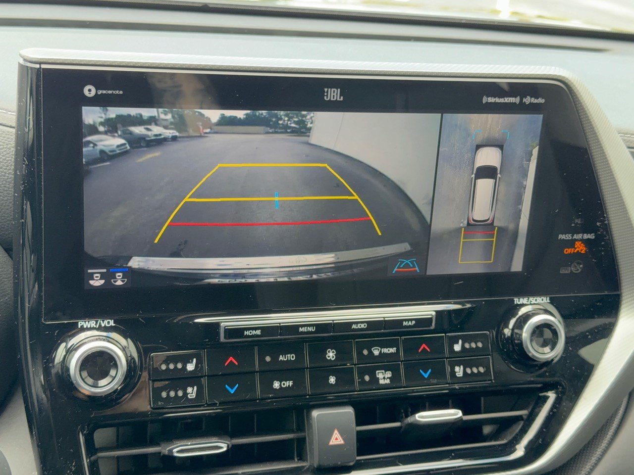 Certified 2021 Toyota Highlander Platinum FWD image 24