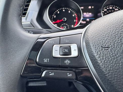 Used 2020 Volkswagen Tiguan SE w/ Panoramic Sunroof Package image 14