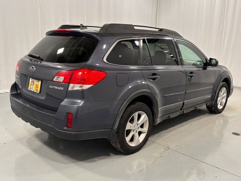 Used 2014 Subaru Outback 2.5i Premium w/ Moonroof Package image 5