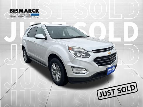 Used 2017 Chevrolet Equinox LT w/ Convenience Package AWD/4WD image 2