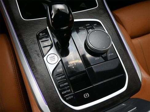 Used 2022 BMW X5 sDrive40i w/ M Sport Package image 16