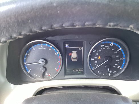 Used 2018 Toyota RAV4 XLE FWD image 21