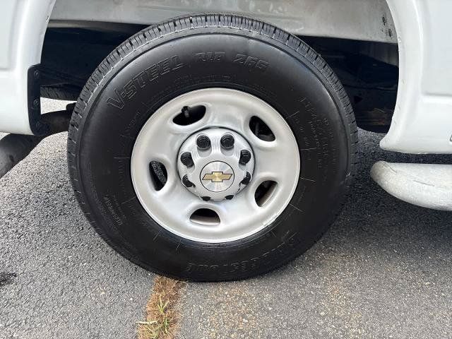 Used 2025 Chevrolet Express 2500 w/ Driver Convenience Package RWD image 15