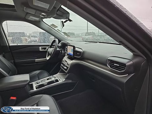 Used 2023 Ford Explorer XLT w/ Equipment Group 202A image 25