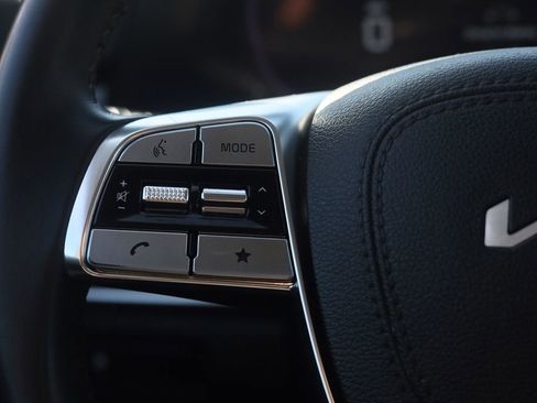 Used 2023 Kia Telluride LX AWD/4WD image 18