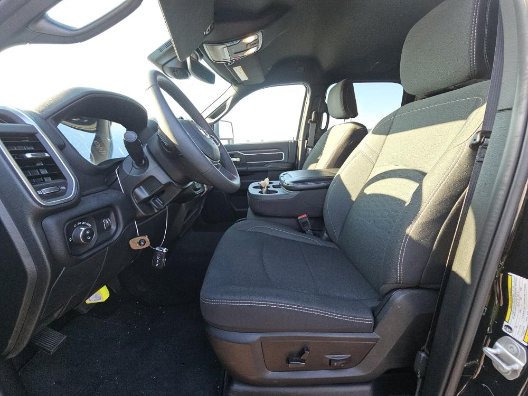 Used 2026 RAM 2500 Big Horn AWD/4WD image 3