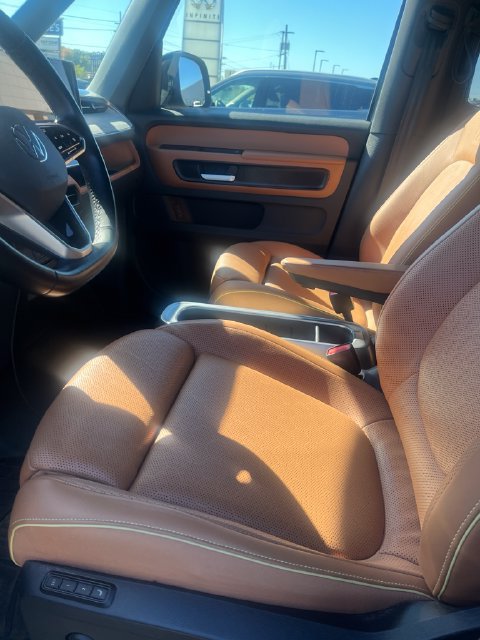 Used 2025 Volkswagen ID. Buzz Pro S RWD image 5