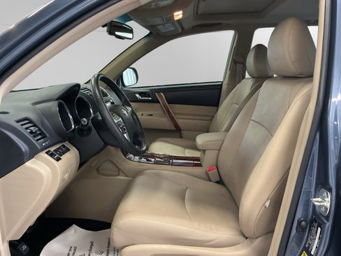 Used 2013 Toyota Highlander Limited AWD/4WD image 9