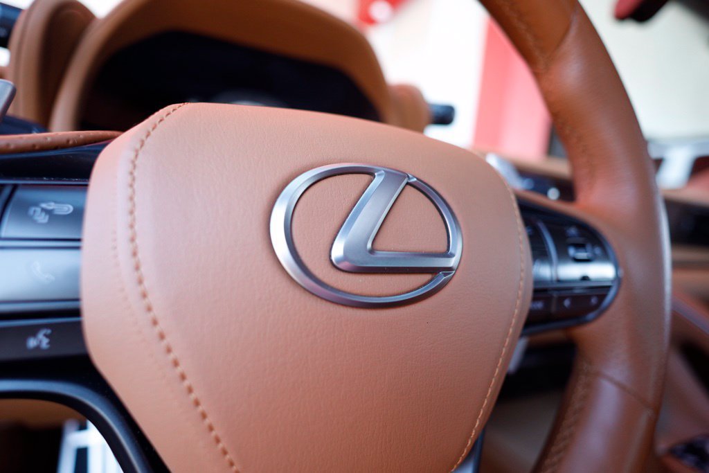 Used 2022 Lexus LC 500 Coupe w/ Touring Package RWD image 27