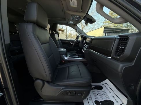 Used 2022 GMC Sierra 1500 SLT w/ SLT Convenience Package image 27