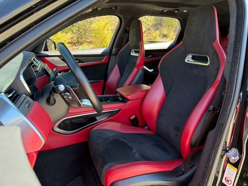 Used 2021 Jaguar F-PACE SVR image 13