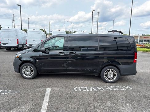 Used 2023 Mercedes-Benz Metris Passenger image 7