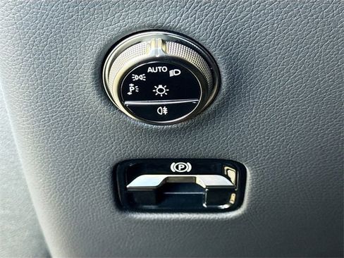 Certified 2025 Mercedes-Benz GLC 300 4MATIC image 10