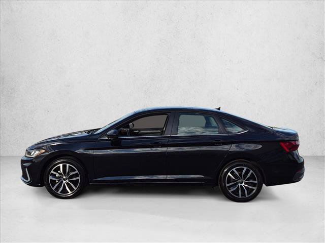 Used 2025 Volkswagen Jetta SE FWD image 9
