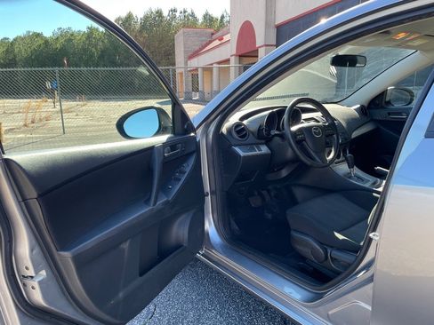 Used 2010 MAZDA MAZDA3 i Touring image 12