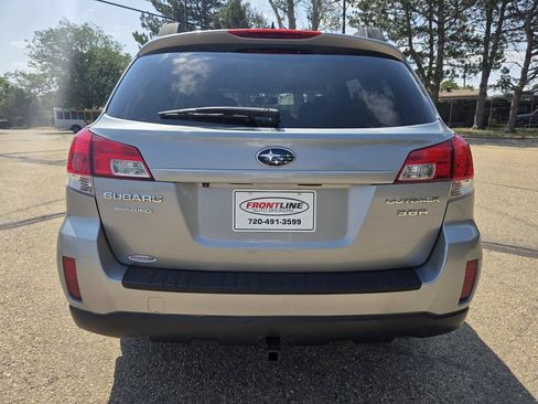 Used 2011 Subaru Outback 3.6R Limited AWD/4WD image 5