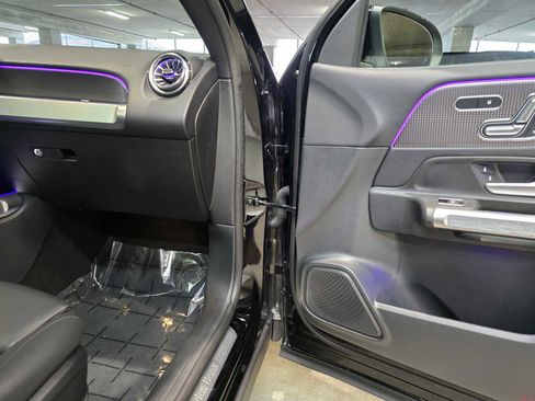 Used 2023 Mercedes-Benz GLB 250 GLB 250 w/ Premium Package image 66