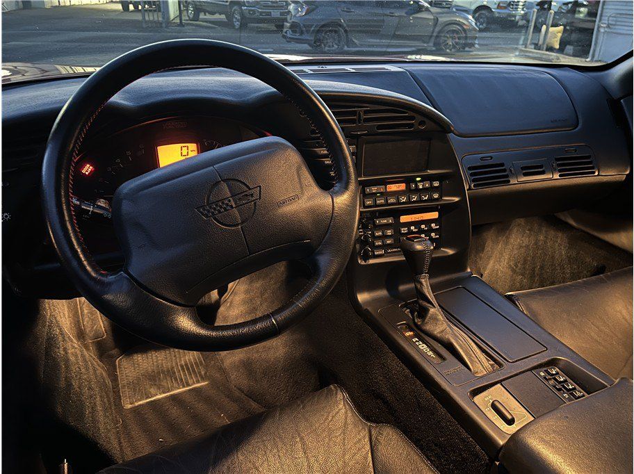 Used 1994 Chevrolet Corvette Coupe RWD image 12