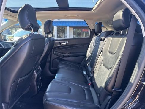 Used 2019 Ford Edge Titanium w/ Equipment Group 301A image 11