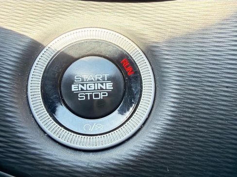 Used 2024 Jeep Grand Cherokee Altitude AWD/4WD image 37