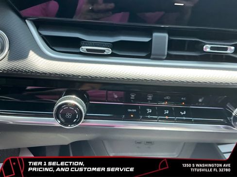 Used 2025 Chevrolet Equinox LT AWD/4WD image 30