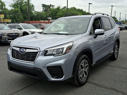 Used 2019 Subaru Forester Premium w/ All-Weather Package AWD/4WD image 3