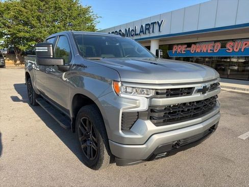 Used 2023 Chevrolet Silverado 1500 RST w/ Max Trailering Package AWD/4WD image 2
