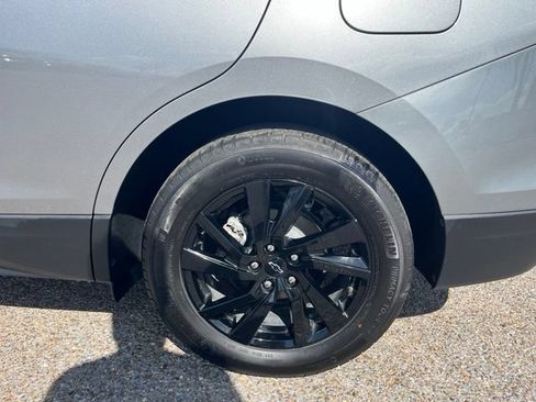 Used 2024 Chevrolet Equinox LS w/ LS Convenience Package FWD image 10