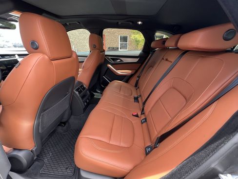 Used 2026 Jaguar F-PACE R-Dynamic S AWD/4WD image 18