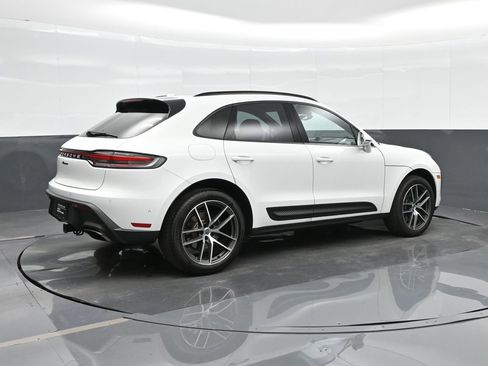 Certified 2025 Porsche Macan image 7