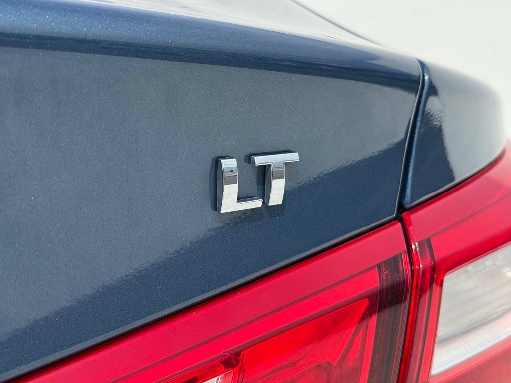Used 2025 Chevrolet Malibu LT FWD image 14
