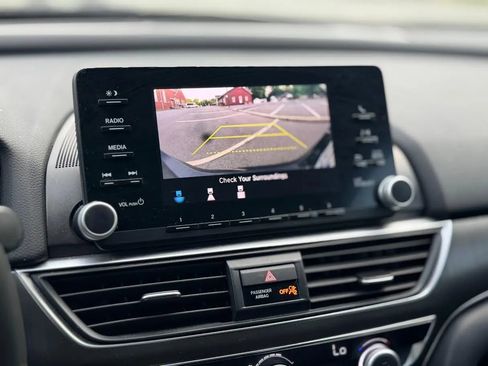 Used 2018 Honda Accord LX image 15