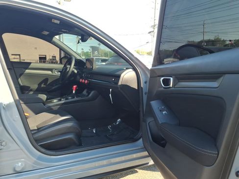 Used 2025 Honda Civic Sport image 13