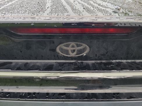 Used 2026 Toyota Prius Plug-In Hybrid FWD image 23