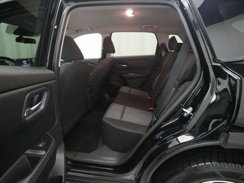 Used 2024 Nissan Rogue SV image 16