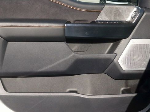 Used 2024 Ford F250 Platinum image 16