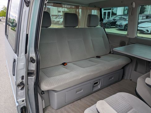 Used 2003 Volkswagen Eurovan MV FWD image 26