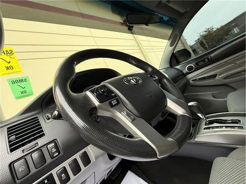 Used 2014 Toyota Tacoma PreRunner w/ TRD Sport Package image 10