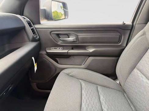 New 2026 RAM 1500 Express AWD/4WD image 19