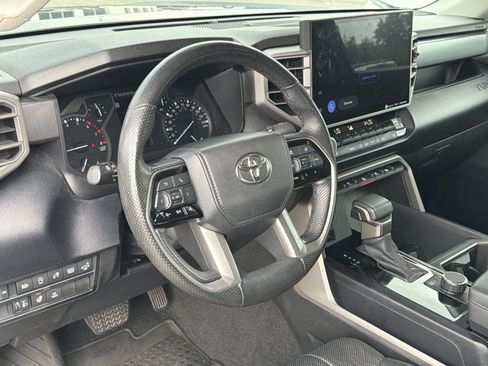 Used 2022 Toyota Tundra SR5 w/ SR5 Premium Package RWD image 17