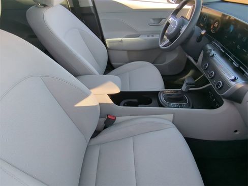 New 2026 Hyundai Kona SE image 11
