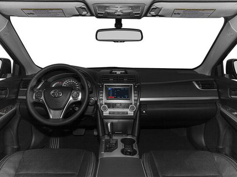 Used 2014 Toyota Camry SE FWD image 8