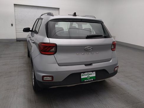 Used 2020 Hyundai Venue SEL FWD image 6