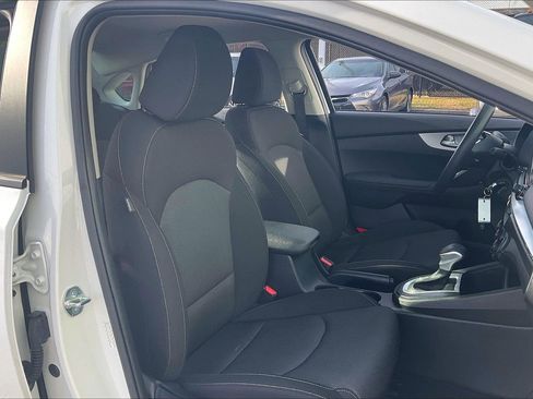 Used 2024 Kia Forte LXS image 9