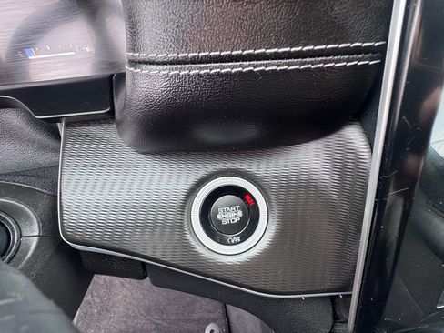 Used 2024 Jeep Grand Cherokee L Laredo image 14