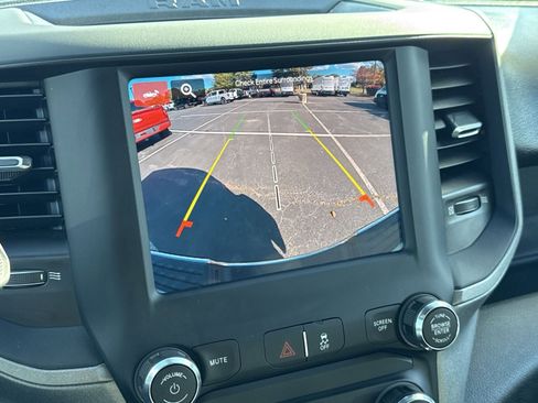 Used 2024 RAM 2500 Tradesman w/ Chrome Appearance Group image 24