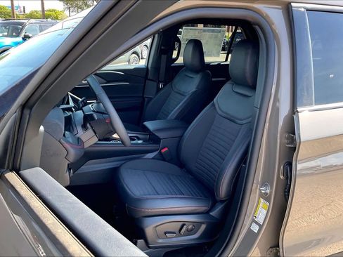 New 2026 Ford Explorer ST-Line AWD/4WD image 9